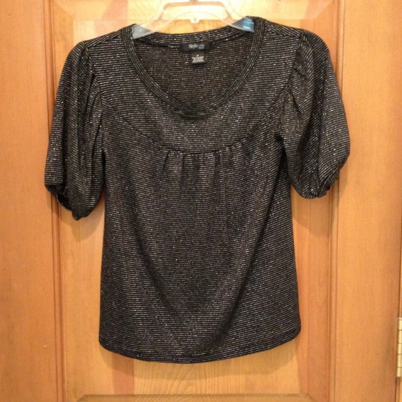 ❌Sold❌Black with silver stripes top