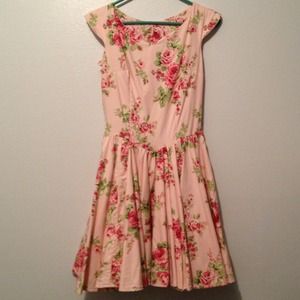 Gorgeous vintage style floral dress