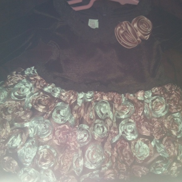 Dress - Picture 1 of 3