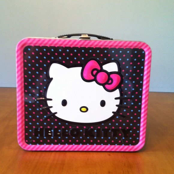 Included in bundle 4 @arieledear HK Lunch box