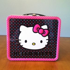 Included in bundle 4 @arieledear HK Lunch box