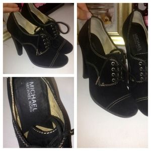 HOST PIC 😱😱Micheal Kors Pumps