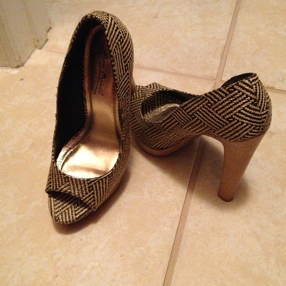 Brown and black big heel - Picture 1 of 1