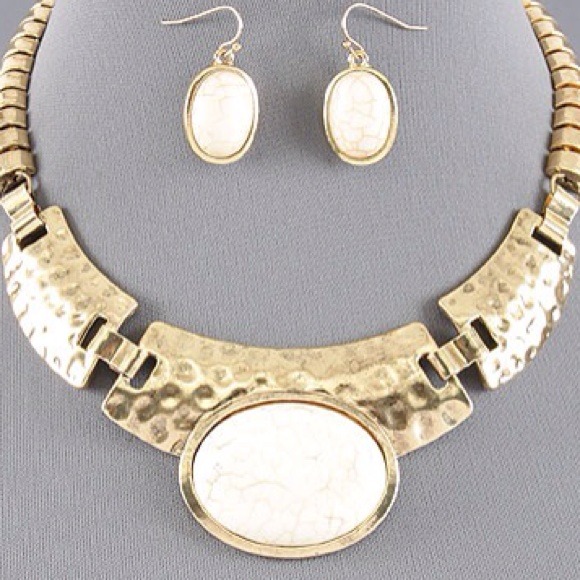 Fashion Vintage.. New! Necklace is HEAVY! - Picture 2 of 2