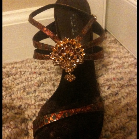 *Final Reduction*Laundry by Shelli Segal wedges