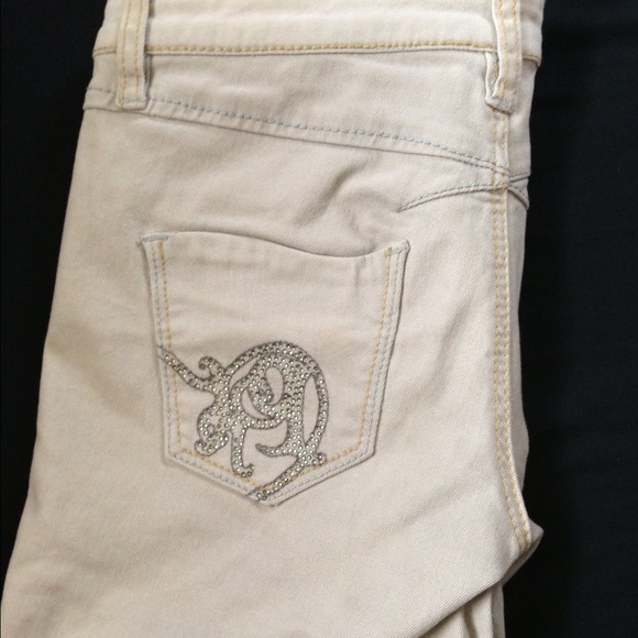 Shorts - Picture 3 of 3