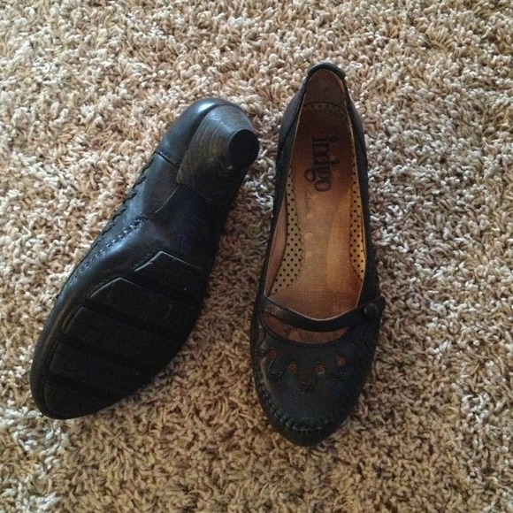 Black leather Clark's heels