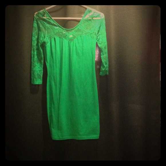 Dresses & Skirts - 🚫SOLD!! 🚫Green bodycon lace dress