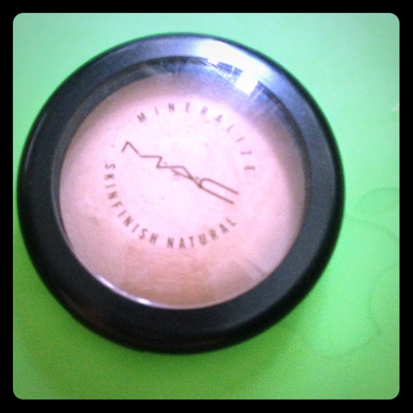❌SOLD❌ mac MSF medium dark