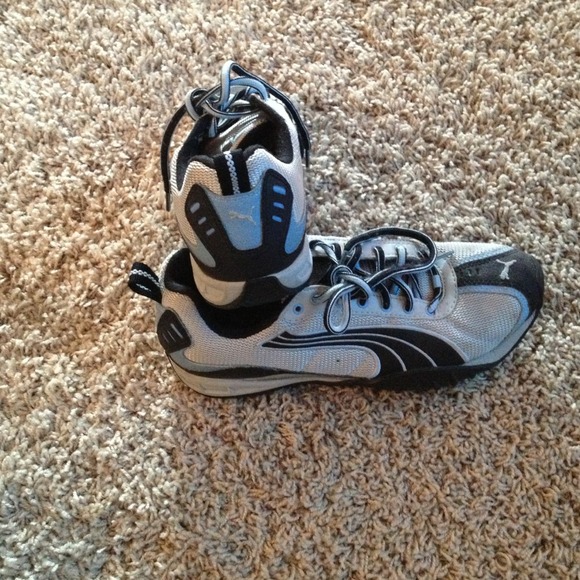 Black blue silver Puma tennis shoes!!