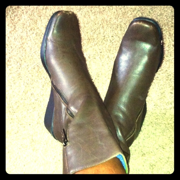 Chocolate brown leather boots with wedges heel