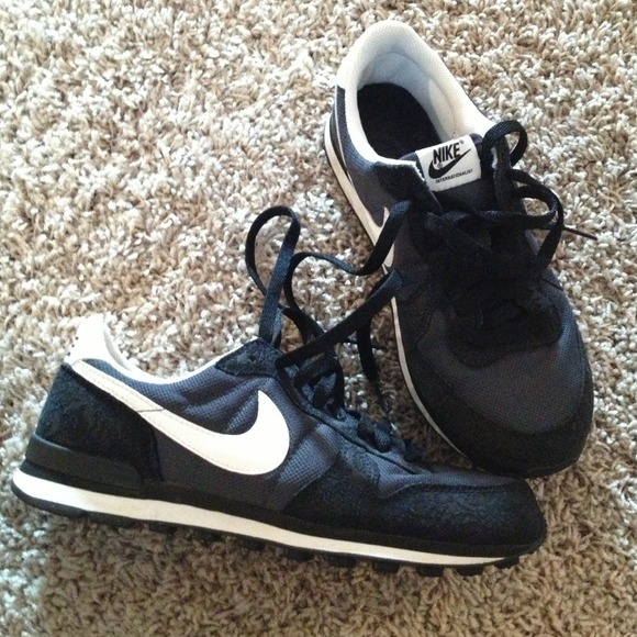 Black Nikes