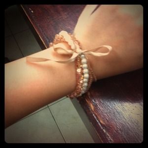 Pink beaded and pearl bracelet