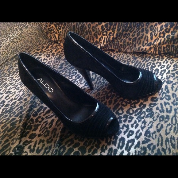 Aldo black suede heels