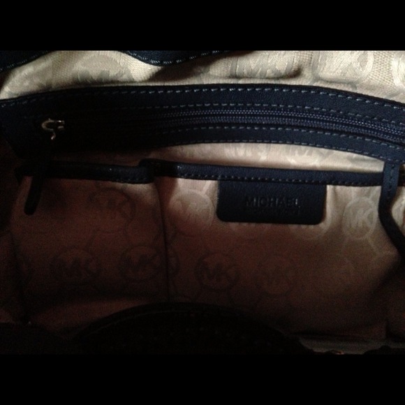 Michael kors Hamilton large bag/tote SOLD!! - Picture 3 of 4