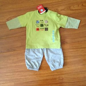 Carter's 6 mo boy's 2 piece set.