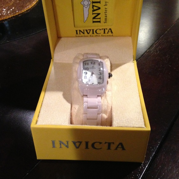 invicta Accessories - Ladies Invicta watch in Pink Ceramic