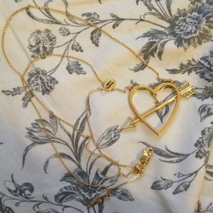 Juicy couture heart necklace
