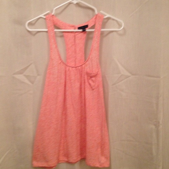 ⭐TRADED⭐Peach racer back tank with front pocket