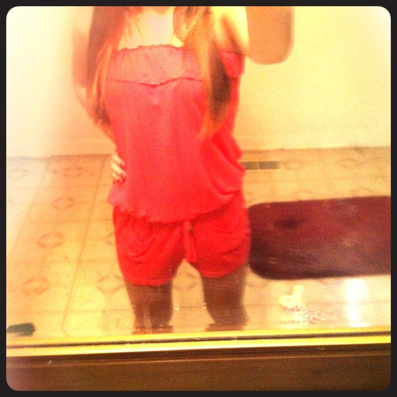 Cute pink romper !! Great for summer ☀☀