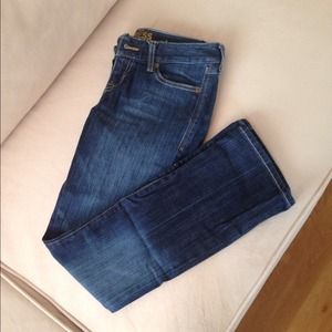 Barely boot jeans. 00short