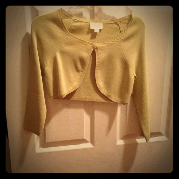 ❎*SOLD - Bundled*❎  Light Green Shrug - Picture 1 of 2