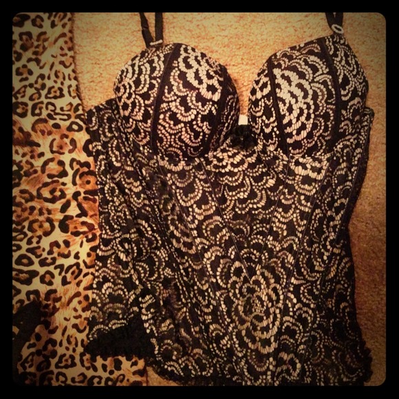 Jessica Simpson corset 38c