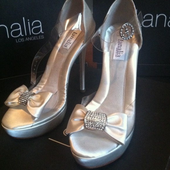 Kayla Sz7 Ivory Bridal shoes 5.5" platforms