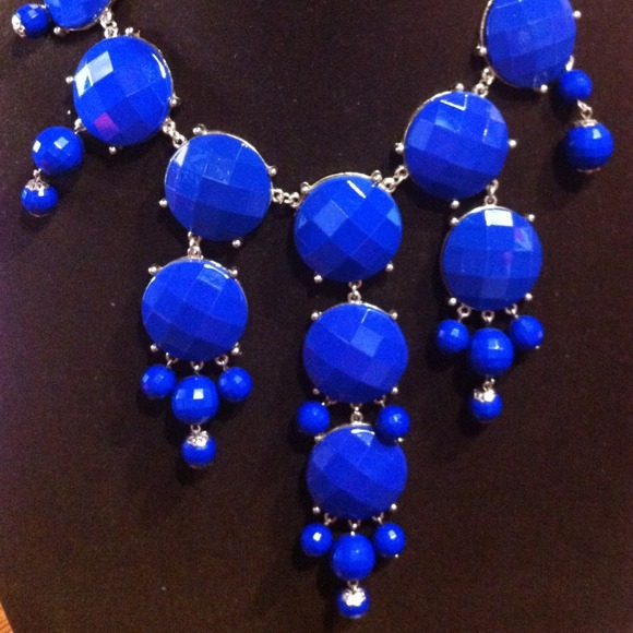 Blue bubble necklace NWOT