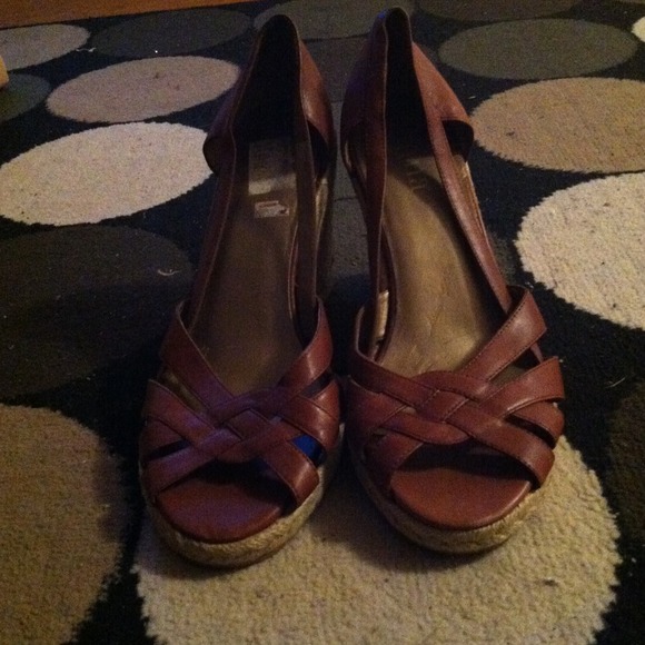 BROWN WEDGE SANDALS!!!! MUST GO 👠👠👠👠