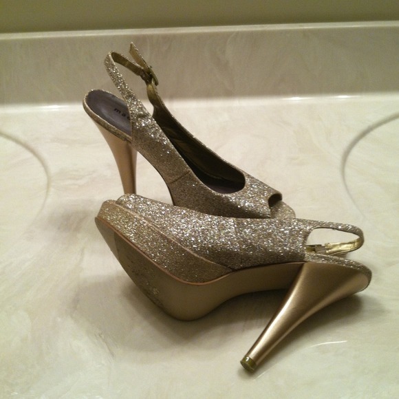 Champagne Open Toe Shoes - Picture 3 of 3