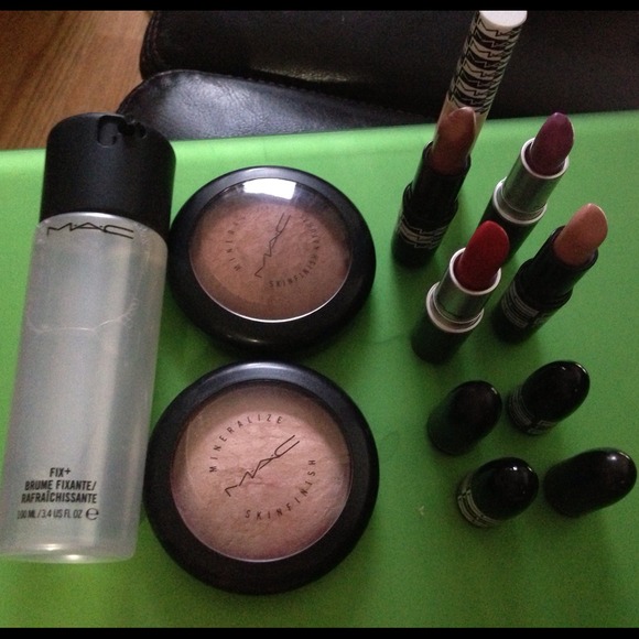 ❌SOLD❌ Mac cosmetic bundle