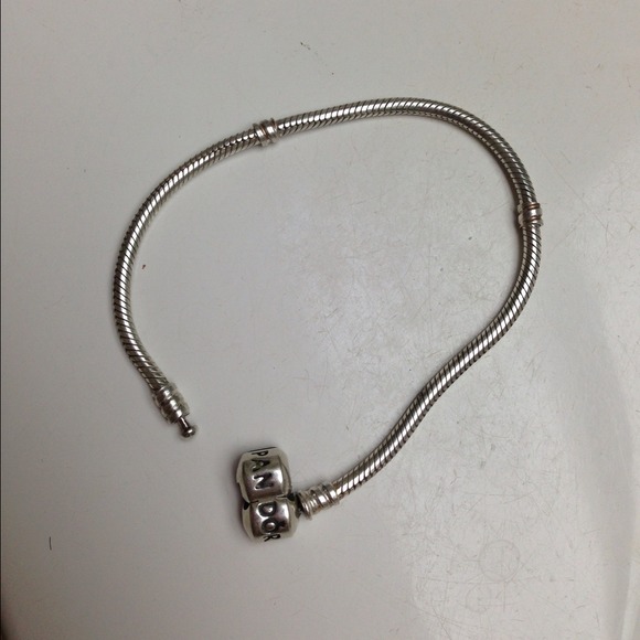 Pandora bracelet //trade with snoppyluver516