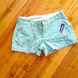 Bundled SOLD!! qua old navy shorts with black prin