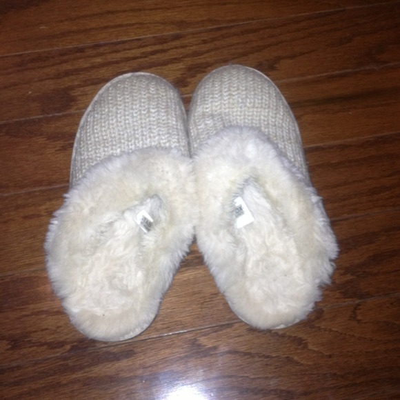 House slippers with rubber sole