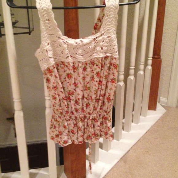 💚 Sold in Bundle 💚Blouse - Picture 2 of 2