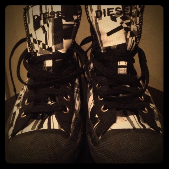 REDUCED😘Diesel Canvas Sneakers