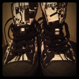 REDUCED😘Diesel Canvas Sneakers