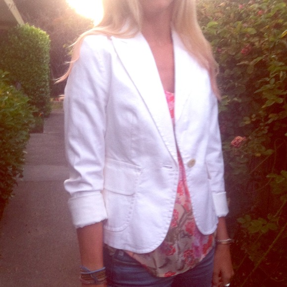 Banana Republic white blazer