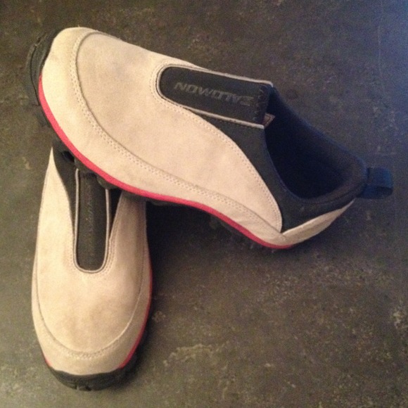 Bundled and sold!🎈Saloman Snow Shoes