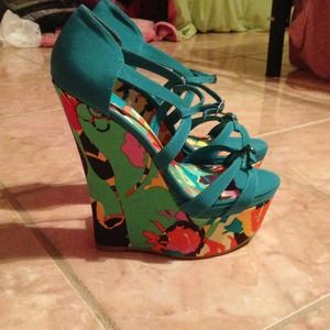 🚫TRADED🚫Floral wedges
