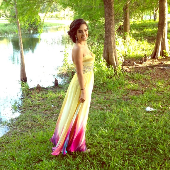 Yellow Heartshape strapless dress/gown