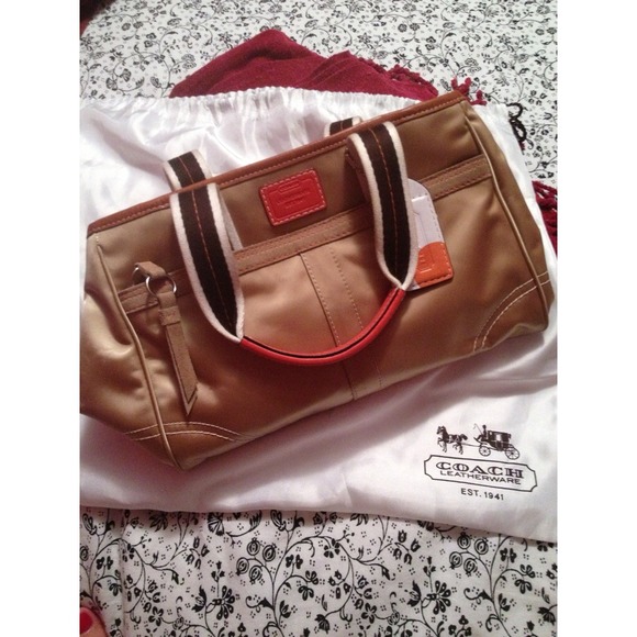 Coach Handbags - 💥SALE💥 Coach Purse