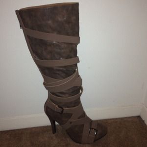 High heeled Boots