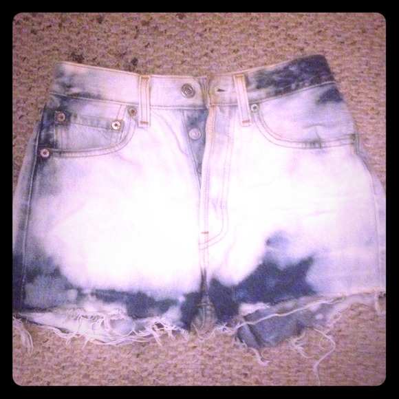 💕💕SOLD💕💕High Waisted Acid Wash Vintage Levis