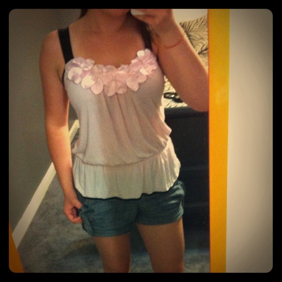 Pink tank - Picture 1 of 2