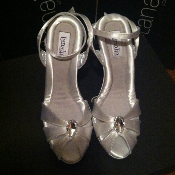 Yellow Sz7 white Satin bridal shoes with swarovski