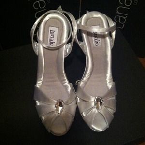 Yellow Sz7 white Satin bridal shoes with swarovski