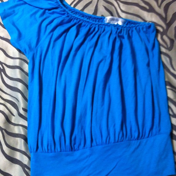 Turquoise top - Picture 2 of 2