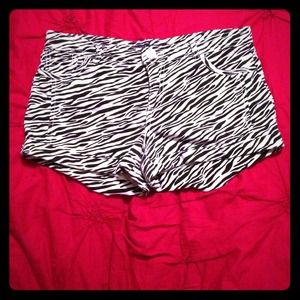💔 Zebra high waisted shorts 💔
